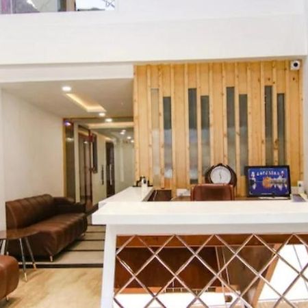 Hotel Prism Grand Zirakpur Esterno foto