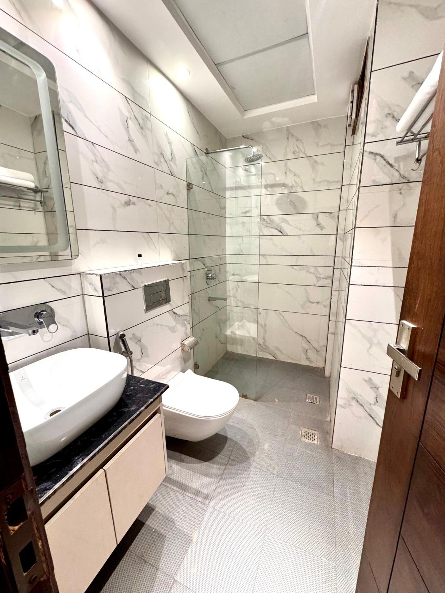 Hotel Prism Grand Zirakpur Esterno foto