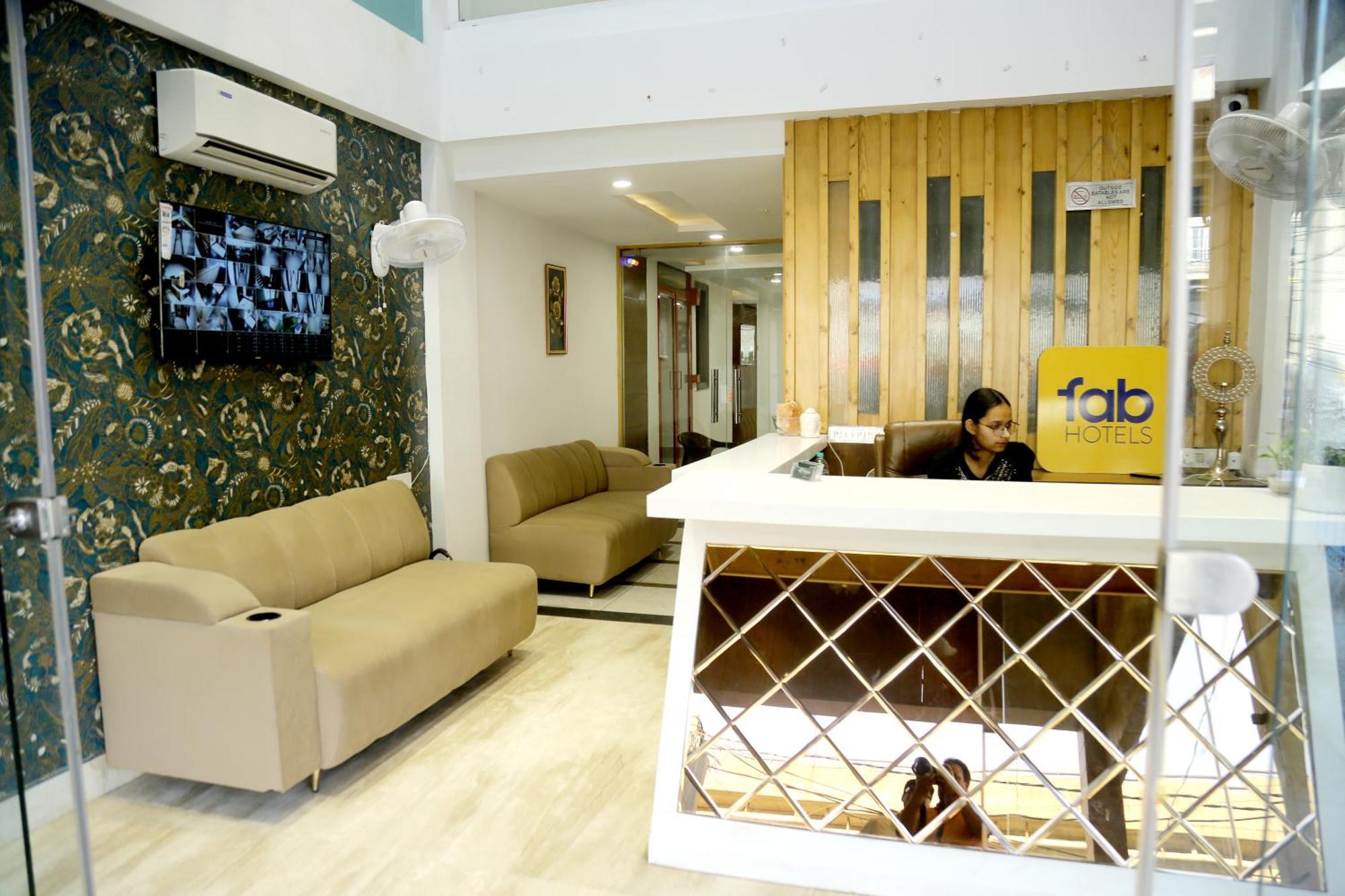 Hotel Prism Grand Zirakpur Esterno foto